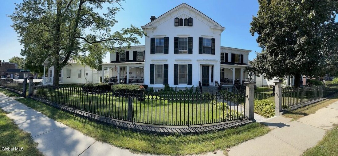 Hudson Falls, New York, United States 1 - 17896044