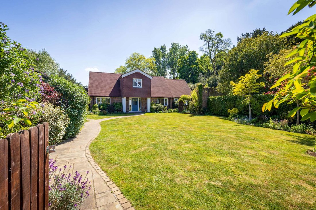 House in Guildford, England 1 - 17895452