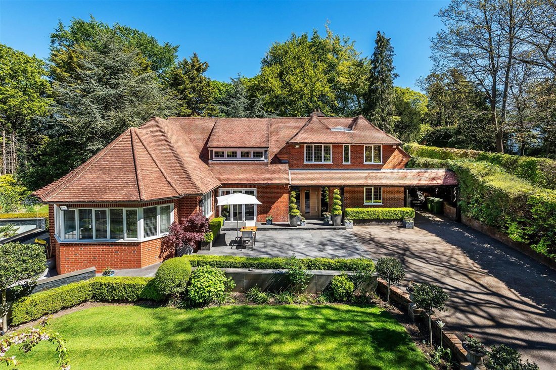 House in Surrey, England 5 - 17895490