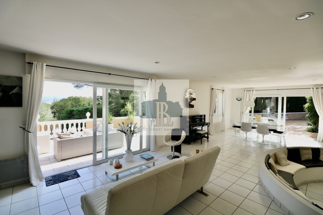 Villa in Gassin, Provence-Alpes-Côte d'Azur, France 3 - 17898936
