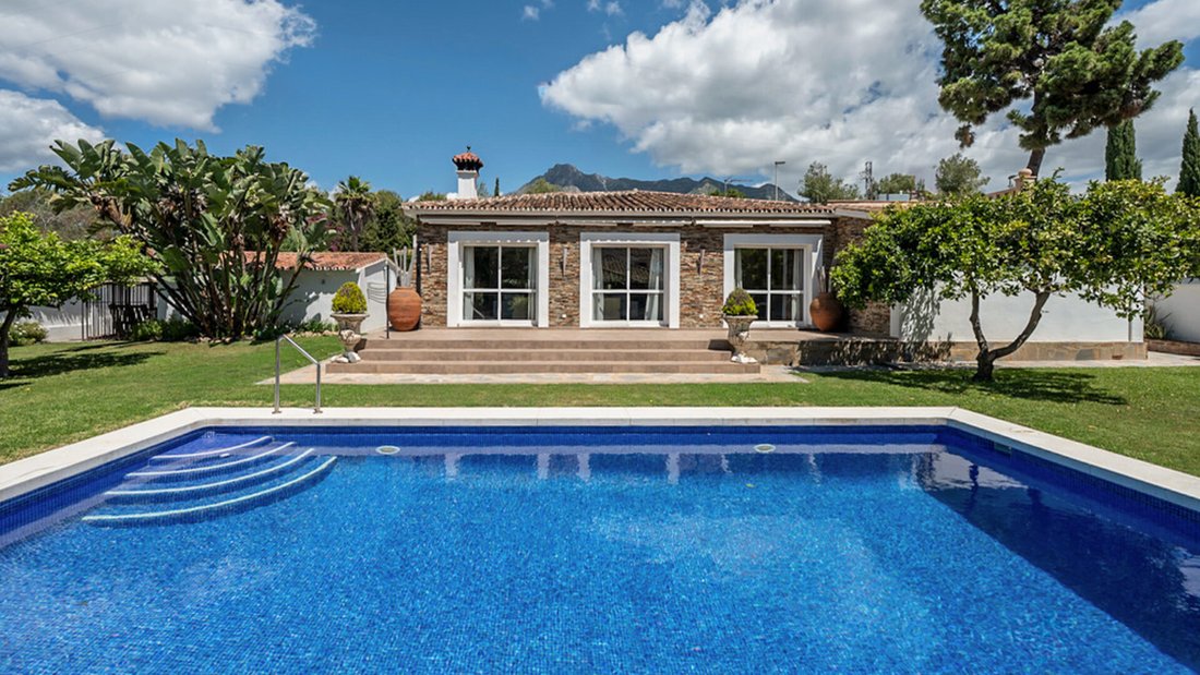 Villa in Golden Mile, Andalusia, Spain 1 - 17898834