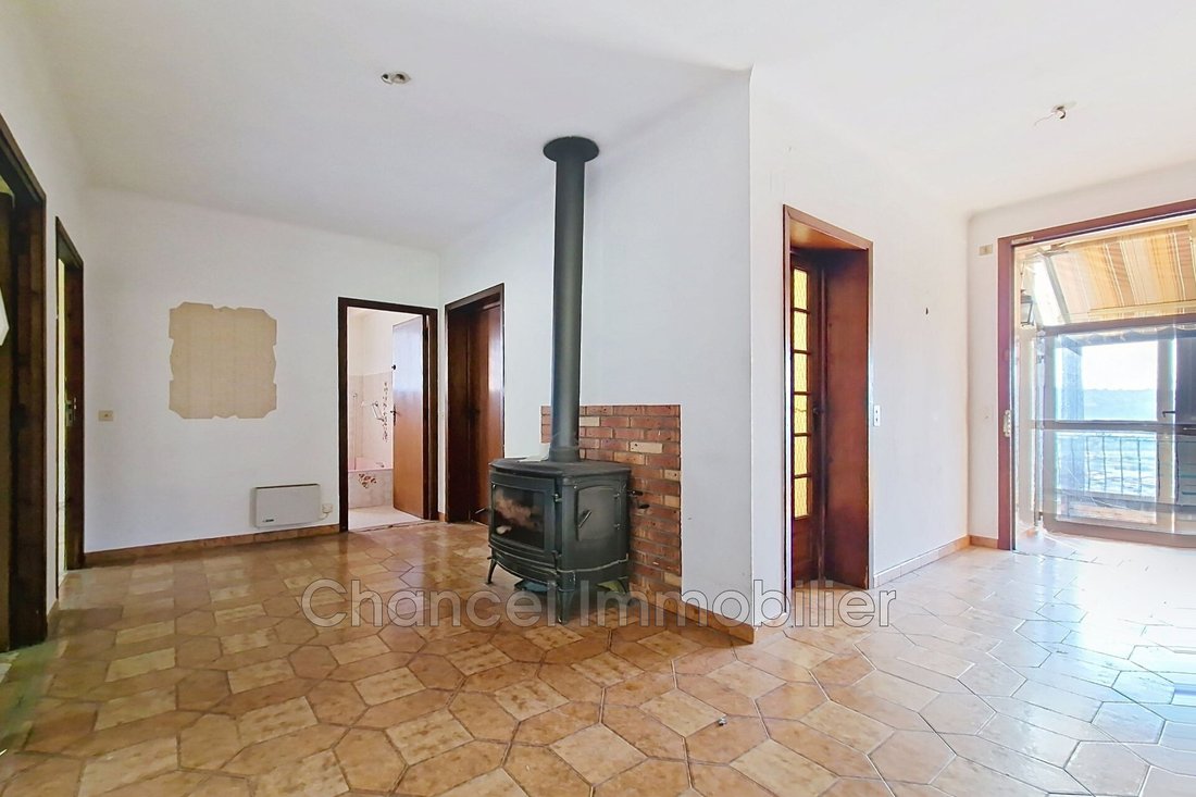 Villa in Saint-Laurent-du-Var, Provence-Alpes-Côte d'Azur, France 4 - 17896522