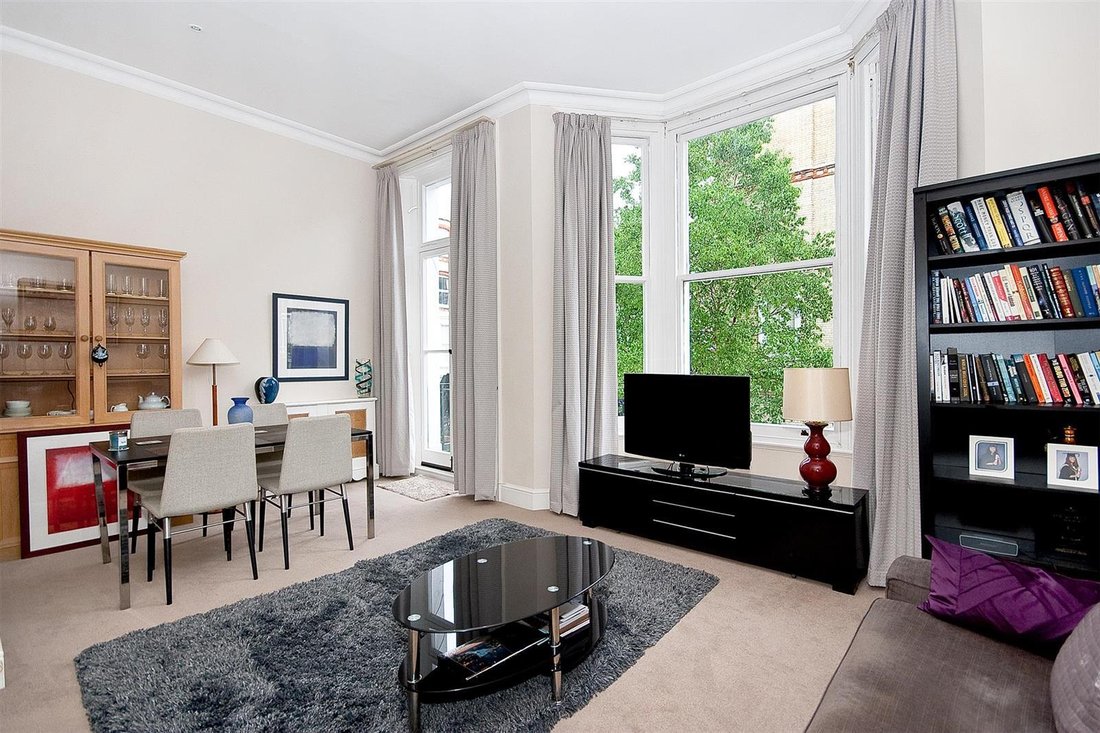 Apartment in Campden Hill, Kensington And Chelsea, England 1 - 17901345