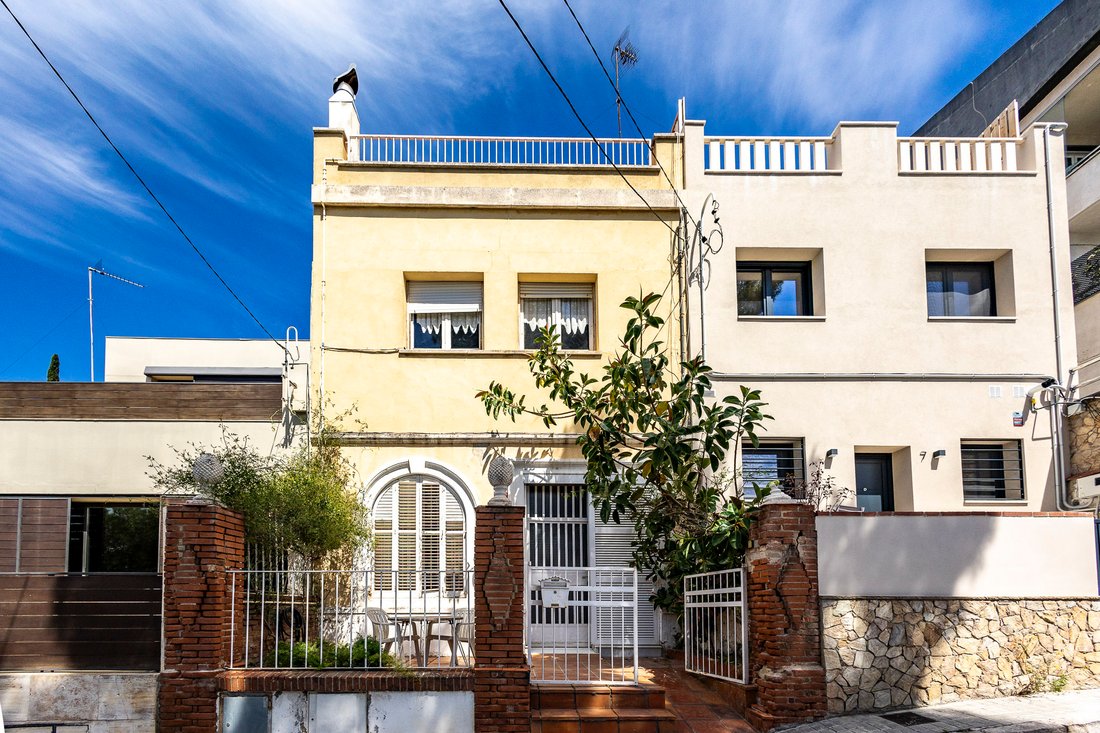 Townhouse in Esplugues de Llobregat, Catalonia, Spain 1 - 17899344