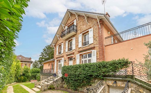 House in Le Plateau, Louveciennes, France 1