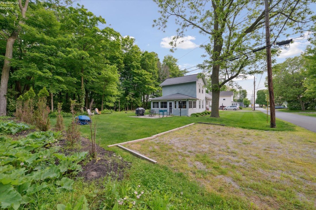 House in Put-in-Bay, Ohio, United States 2 - 17901067