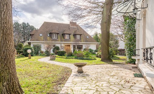 Villa in Joinville-Paul Bert, Livry-Gargan, France 1