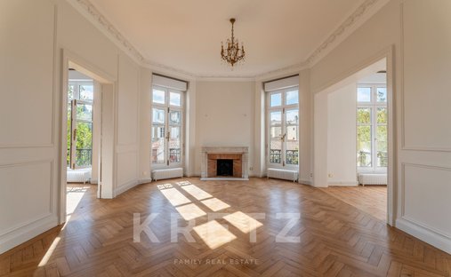 Apartment in Hôtel de Ville-Quinconce-Saint Seurin-Fondaudège, Bordeaux, France 1