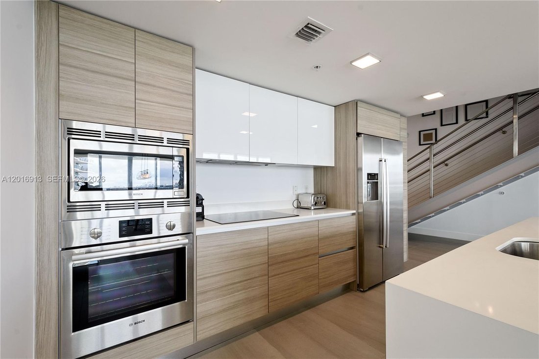 Condo in Miami Beach, Florida, United States 2 - 17898555