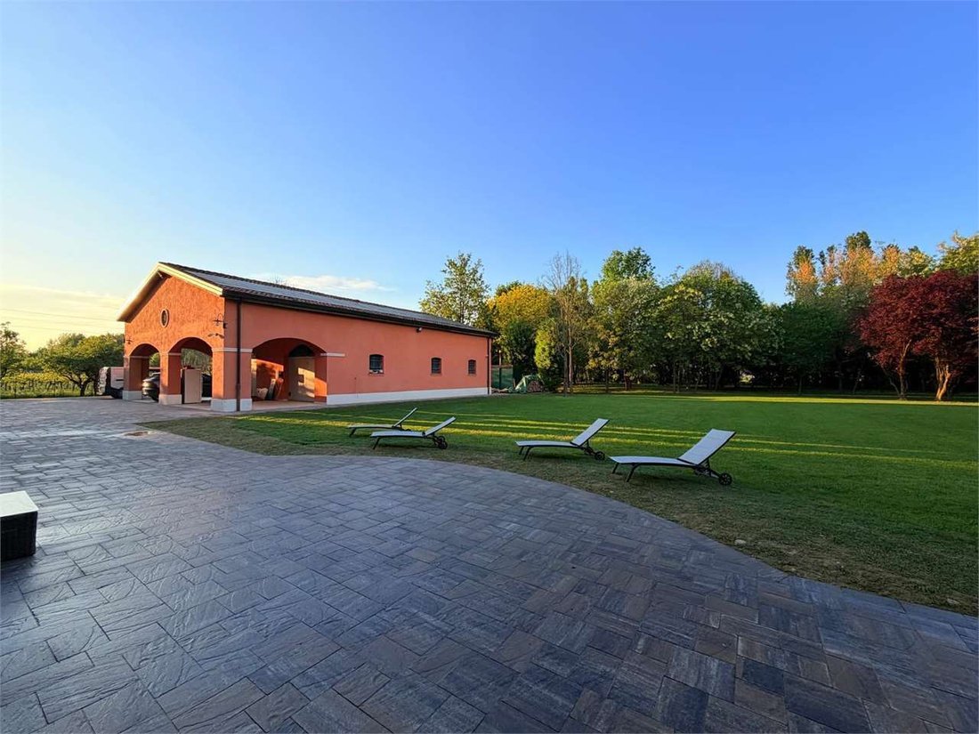 Villa in Remesina-Pezzana-Ospedale, Carpi, Emilia-Romagna 1 - 17878958