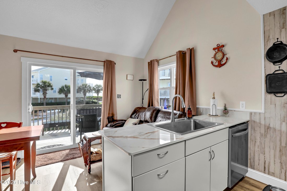 Apartment in Topsail Beach, North Carolina, United States 5 - 17898071