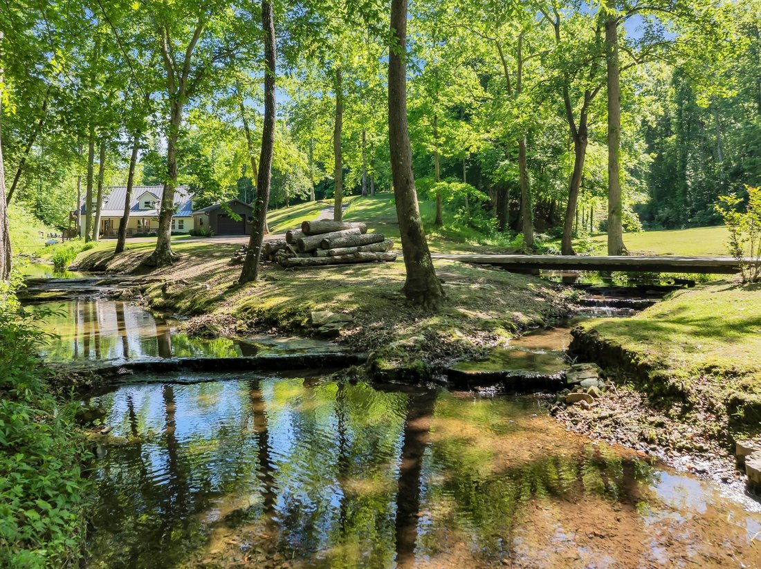 House in Bon Aqua, Tennessee, United States 2 - 17639233