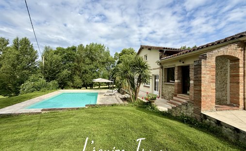 House in Casse Martin, L'Isle-Jourdain, France 1