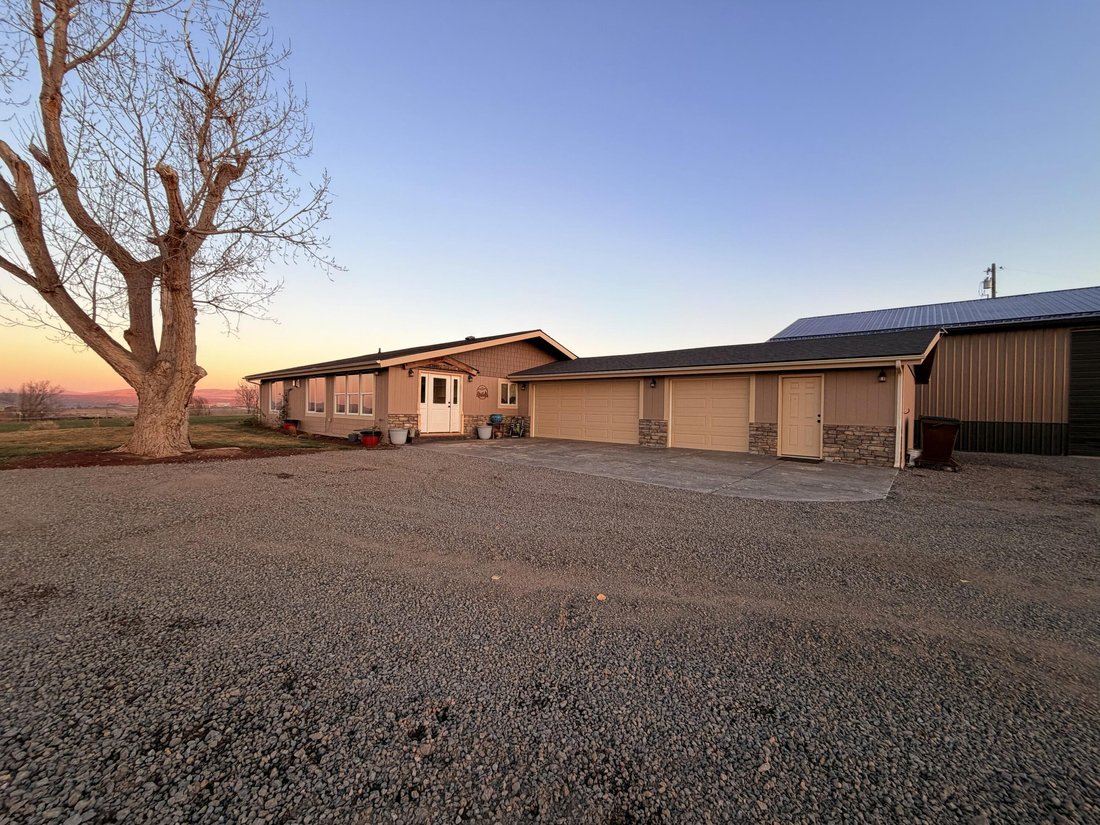 House in Madras, Oregon, United States 1 - 17898245