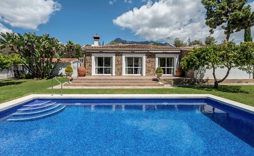 Villa in Golden Mile, Andalusia, Spain 1