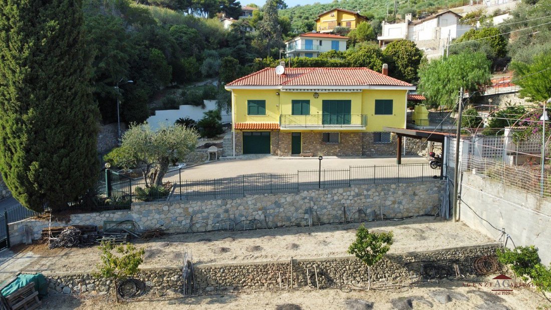 Villa in Bordighera, Liguria, Italy 3 - 17534073