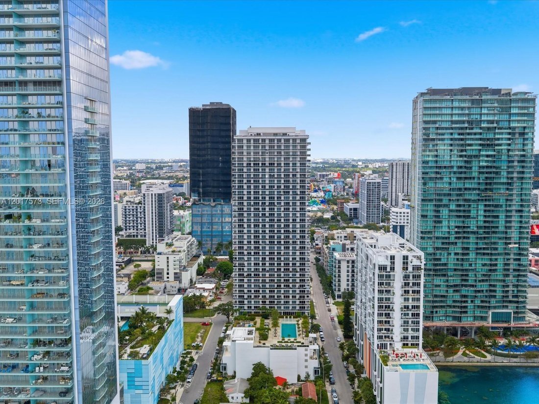 Condo in Miami, Florida, United States 2 - 17898569