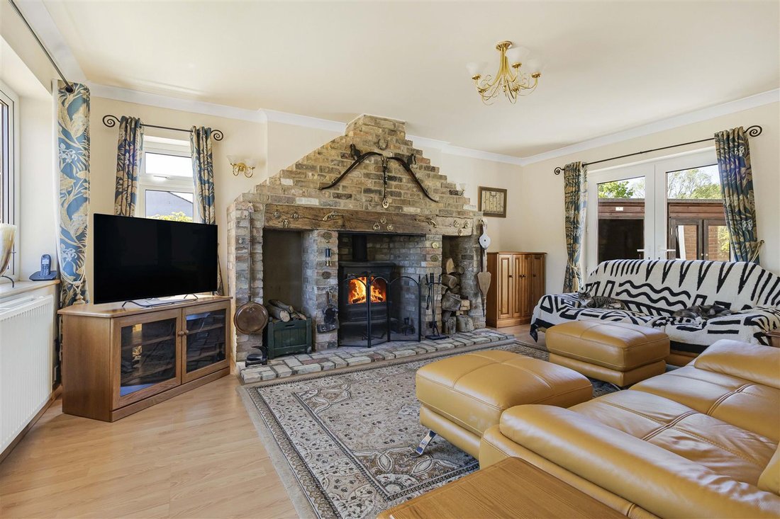House in Cambridgeshire, England 2 - 17898309