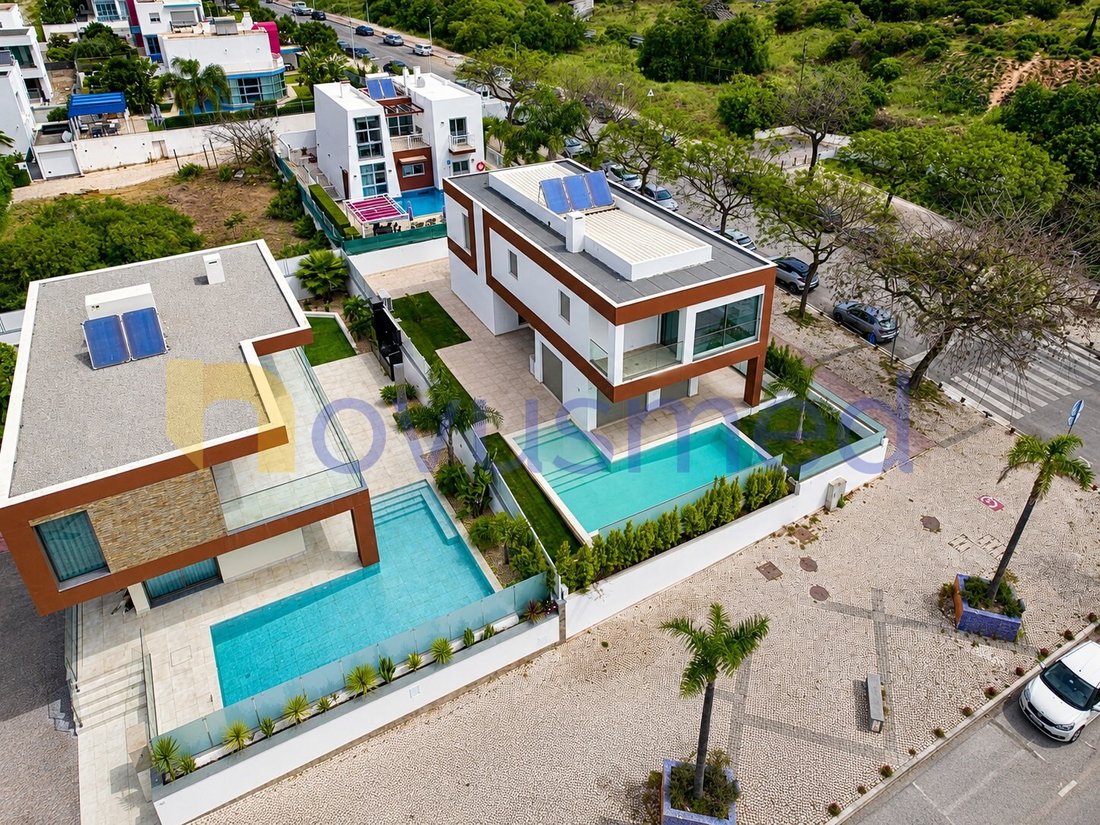 House in Olhos de Agua, Algarve, Portugal 1 - 17892381