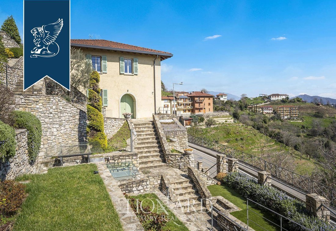 Villa in Montevecchia, Lombardy, Italy 1 - 17900268