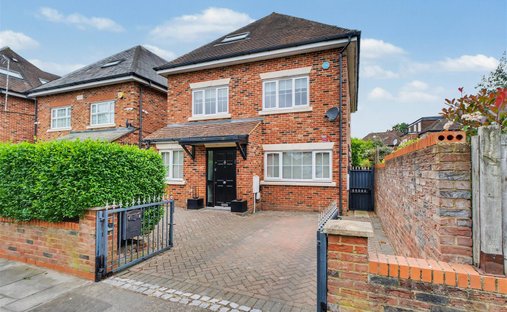 Haus in London Borough of Barnet, England 1