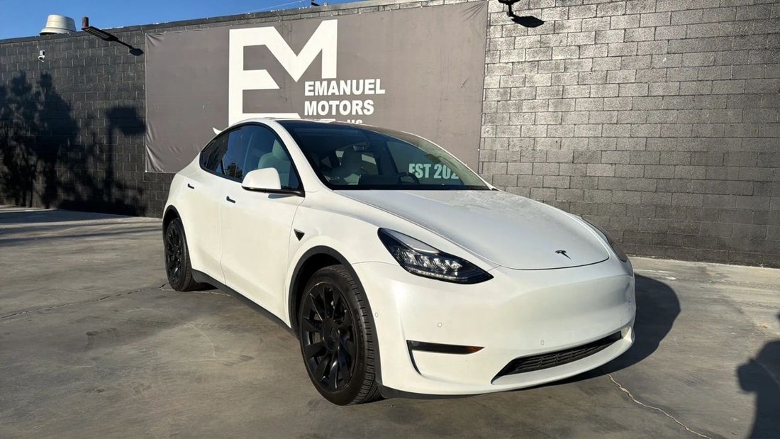 Suv in Lancaster, CA, United States 1 - 17900458