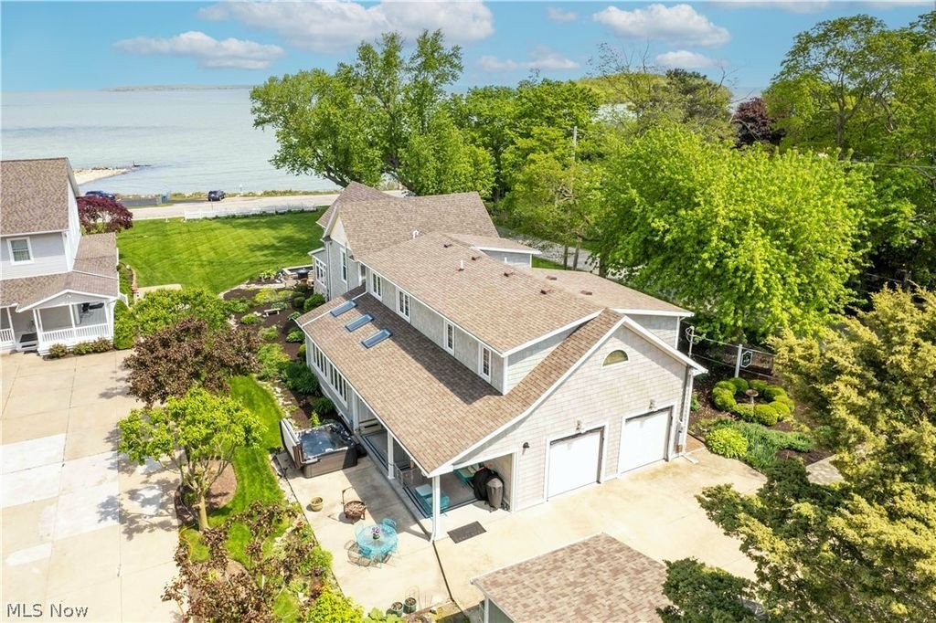 House in Port Clinton, Ohio, United States 2 - 17554092