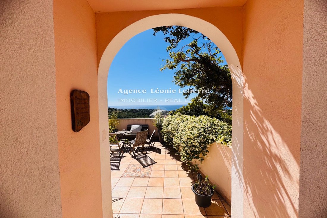 Villa in Les Issambres, Roquebrune-sur-Argens, France 4 - 17896511
