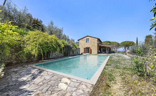 Maestoso Castello Da Riscrivere Sulla Via Francigena