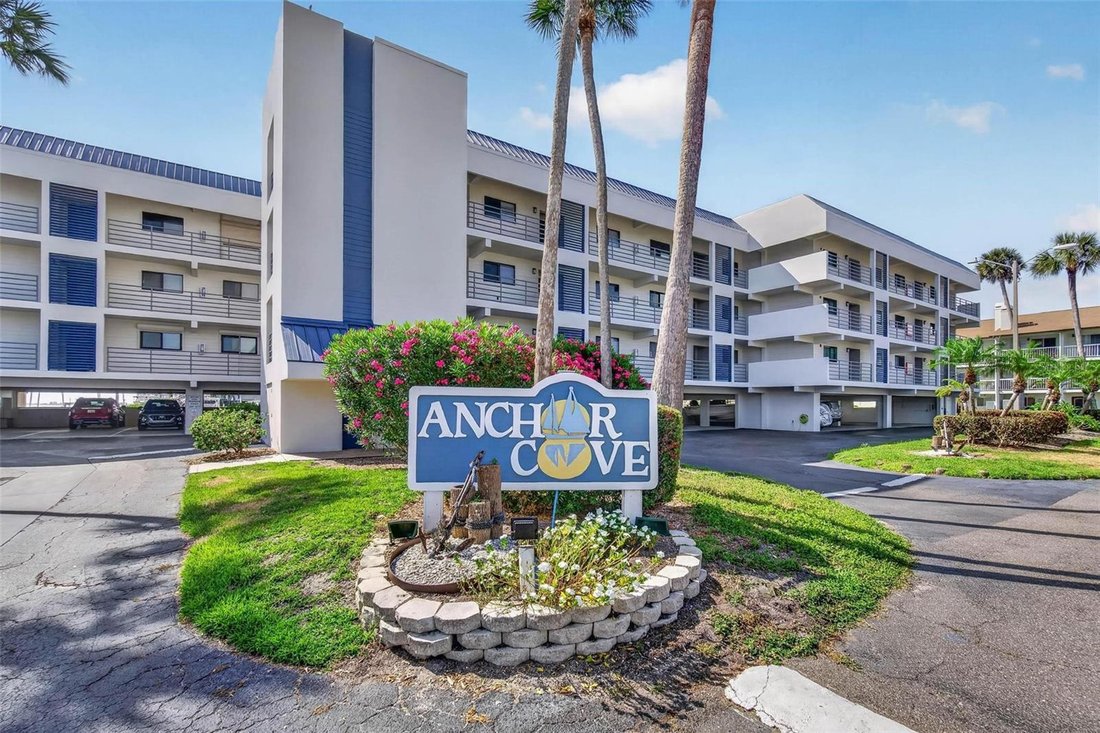 Condo in St. Petersburg, Florida, United States 3 - 17895696