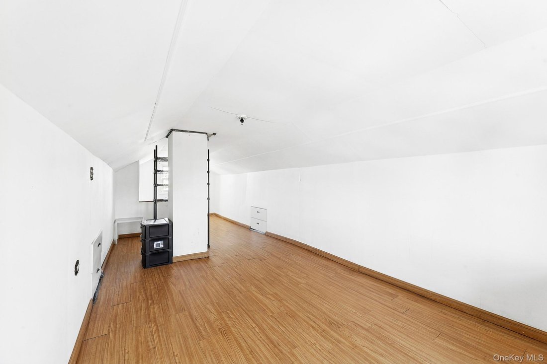 House in New York, New York, United States 5 - 17895628