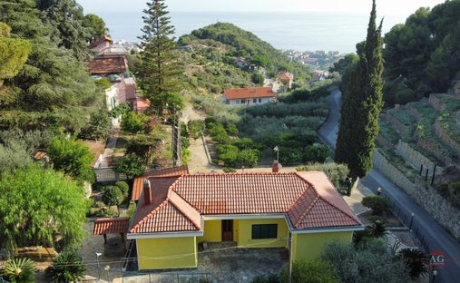 Villa in Bordighera, Liguria, Italy 1