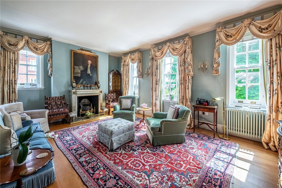 Apartment in Campden Hill, Kensington And Chelsea, England 2 - 17897477