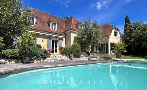 House in Pau, Nouvelle-Aquitaine, France 1