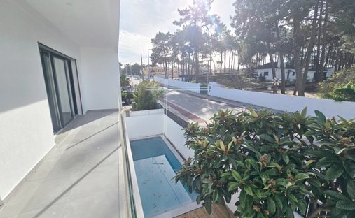 Haus in Aroeira, Charneca de Caparica und Sobreda, Portugal 1