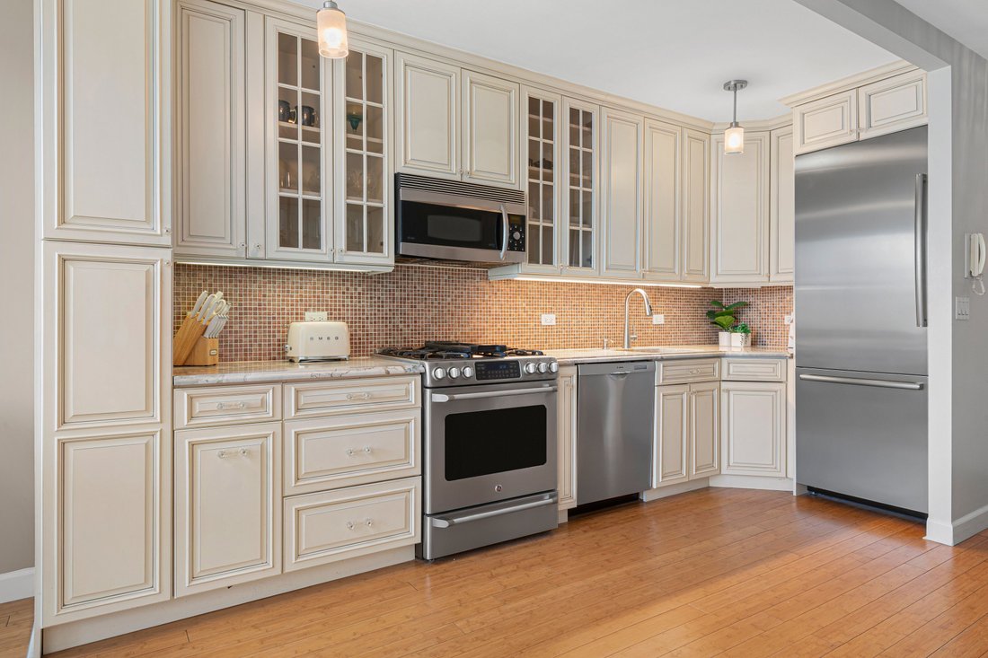 Condo in New York, New York, United States 4 - 17900076