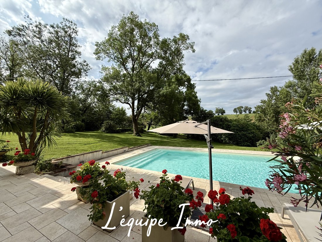 House in Casse Martin, L'Isle-Jourdain, France 2 - 16498726