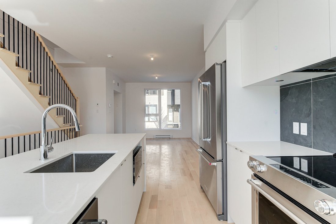 House in Montréal, Quebec, Canada 5 - 15547206