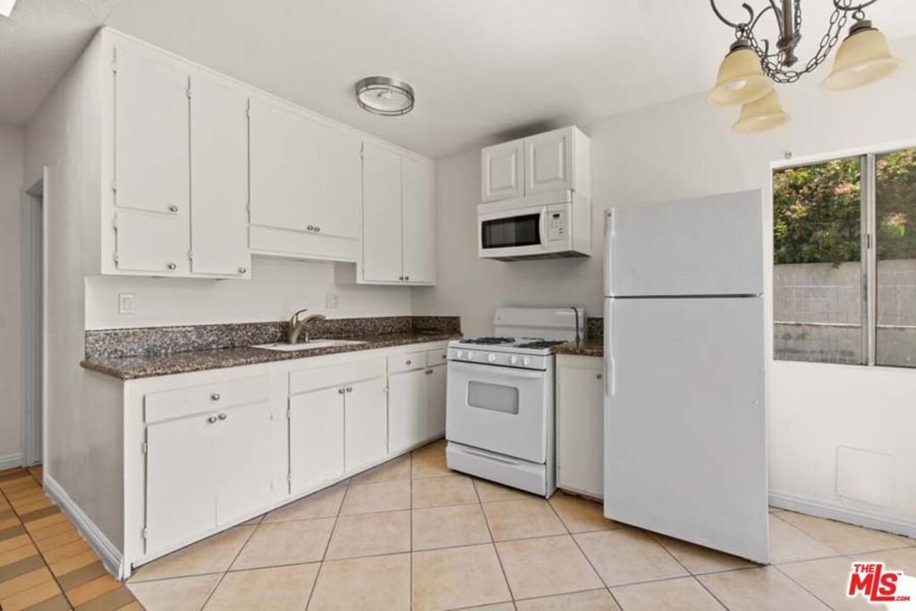 Culver City, California, United States 5 - 17899097