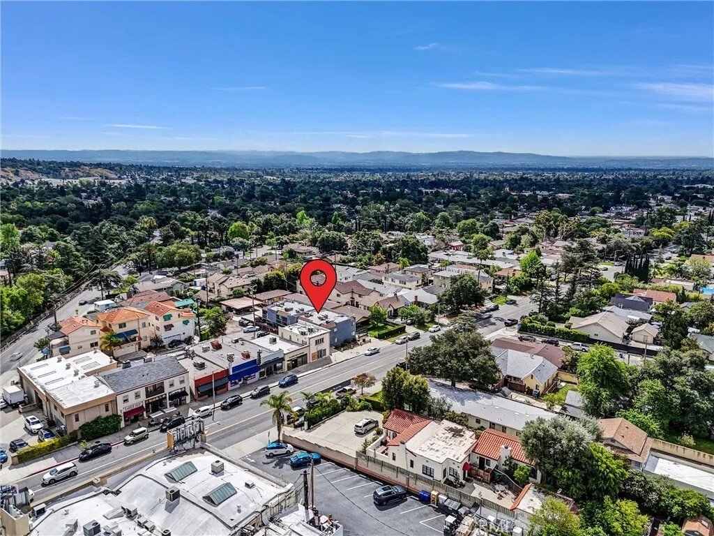 Altadena, California, United States 4 - 17633468