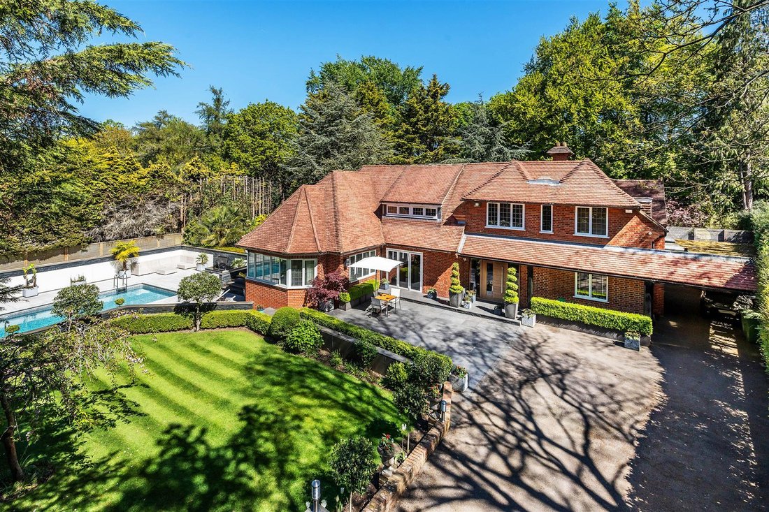 House in Surrey, England 4 - 17895490