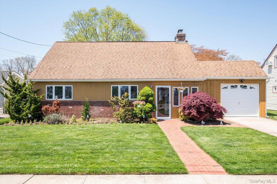 House in Massapequa, New York, United States 2 - 17897884