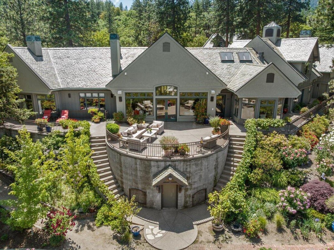 House in Ashland, Oregon, United States 1 - 17901092