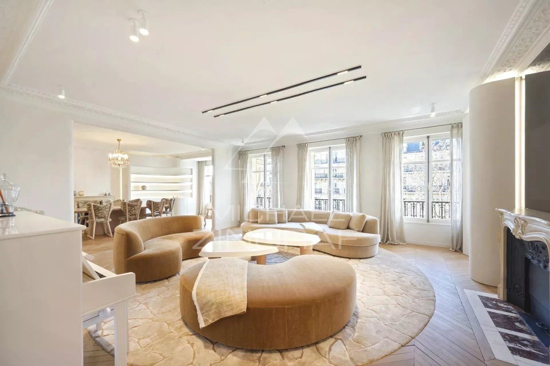 Apartment in Gros Caillou, Paris 7e Arrondissement, Paris 2 - 13768913