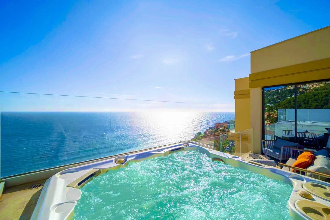 Villa in Cabbe-Saint Roman, Roquebrune-Cap-Martin, France 1 - 17897247