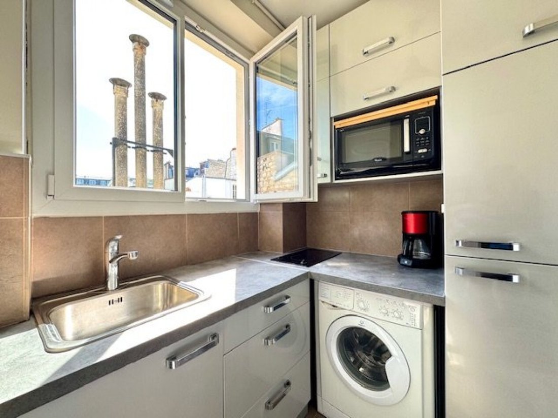 Apartment in Montorgueil-Saint Denis, Paris 2e Arrondissement, Paris 5 - 17896262