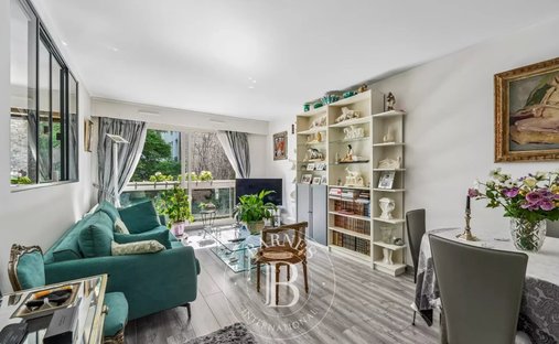 Apartment in Porte Dauphine, Paris 16e Arrondissement, Paris 1