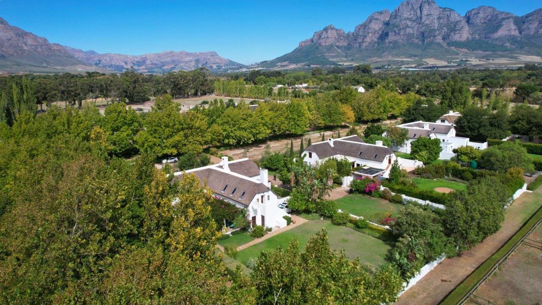 House in Franschhoek, Western Cape, South Africa 3 - 17898325