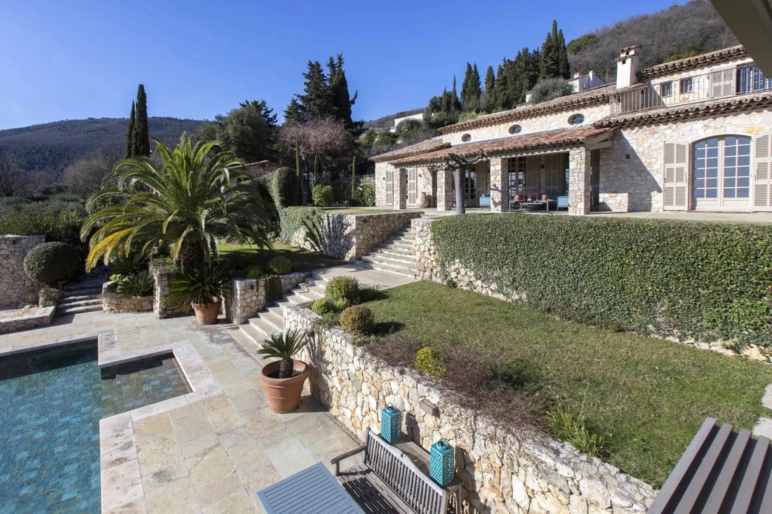 Villa in Grasse, Provence-Alpes-Côte d'Azur, France 4 - 17896971