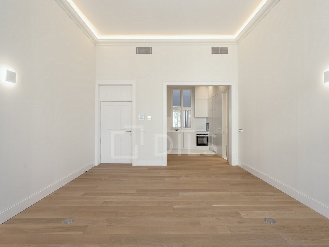 Apartment in Misericordia, Lisbon, Portugal 3 - 12294696